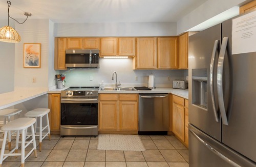 South Rehoboth House | Beautiful Ocean Block Downtown Rehoboth Beach Townhouse