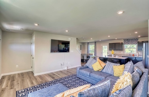 Cambridge House | Beautiful Peaceful Home