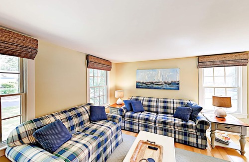 Northwest Harwich House | Beautiful remodel near Harwich Port - walk to Long Pond & Rail Trail