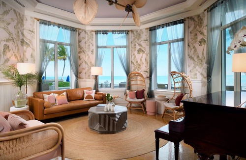 Dolphin Isles Resort | BEAUTIFUL Resort Located Directly On The Sand! - City View Room