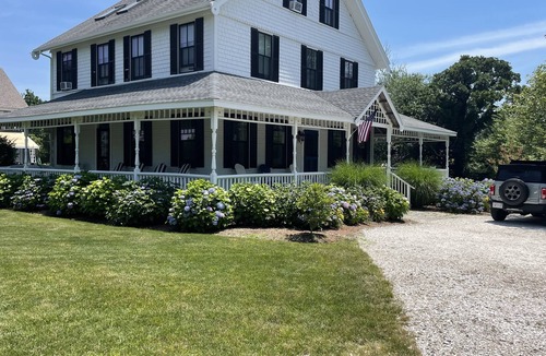 Dennis House | Beautiful, Spacious Antique Farmhouse Steps to Private Beach