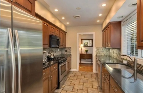 Cotuit House | Beautiful spacious Cape Cod house with a large and private yard near beaches