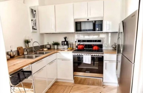 Norfolk Apartment | Beautiful Spacious Downtown apt w/city views.