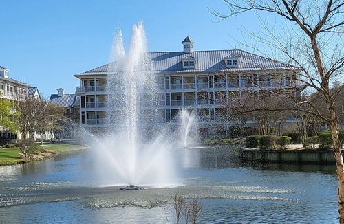 Sunset Island Condo | Beautiful Sunset Island 3 BR Condo. Great amenities and mid town location