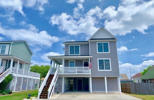 Colington House | Beautiful vacation home in Kill Devil Hills. Enjoy the ocean and the sound.