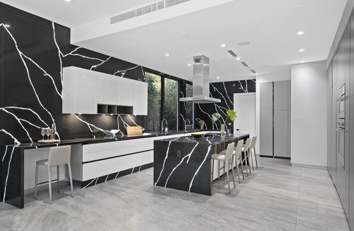Hallandale Beach Villa | Beautiful Villa on the Water 7 Bedrooms/6.5 Baths