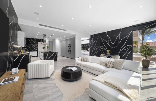 Hallandale Beach Villa | Beautiful Villa on the Water 7 Bedrooms/6.5 Baths