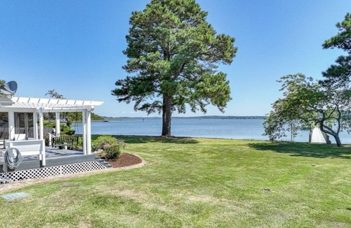 Onancock House | Beautiful waterfront family friendly home.