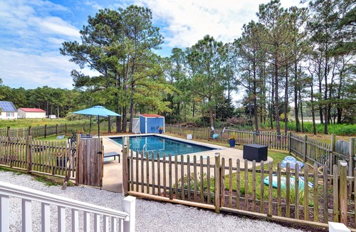 Cambridge House | Beautiful, Waterfront Home - Perfect for Large Families and Groups!