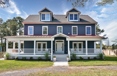 Cambridge House | Beautiful, Waterfront Home - Perfect for Large Families and Groups!