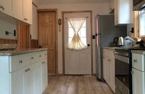 Littleton Cottage | Beautiful waterview and water access from adorable cottage
