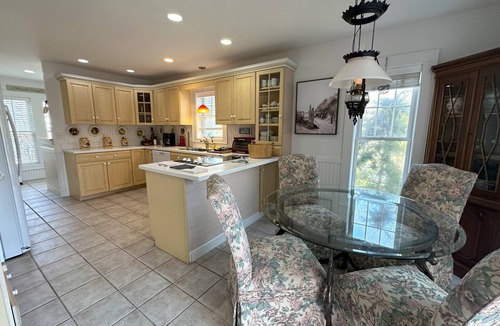 Brewster House | Beautifully Appointed, Comfortable, Amazing Deck, Central Air