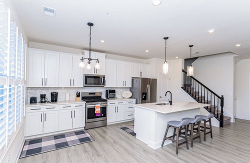 Millville House | Beautifully decorated 3 bed, 2.5 bath Pet Friendly townhome in the Bishops Landing Community! Wifi Available, Pools, Fitness Center, Tennis, Beach Shuttle, Playground!