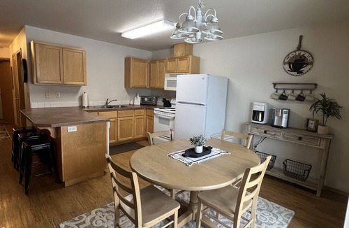 Kalispell Apartment | Beautifully furnished 2 bed 1 bath apartment in central location. Sleeps 5