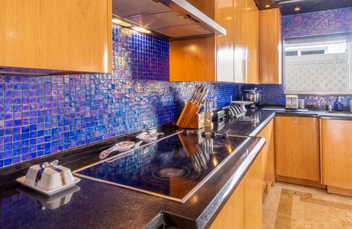Birch Park Finger Streets Villa | Beautifully luxurious & modern house directly in front of the Beach!