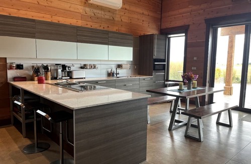 Somers Cabin | Beautifully Renovated Barn Ideal for Glamping at Flathead Lake, Montana