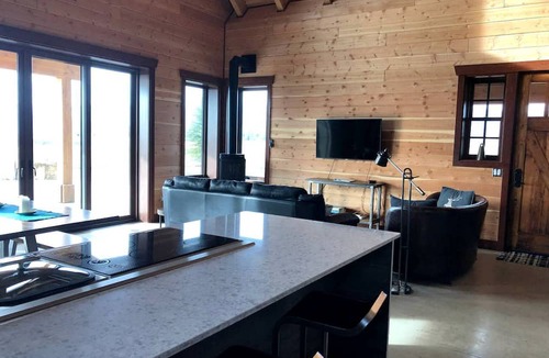 Somers Cabin | Beautifully Renovated Barn Ideal for Glamping at Flathead Lake, Montana