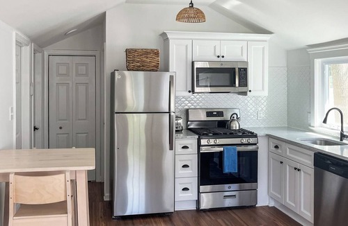 West Belmar House | Beautifully renovated cottage less than a mile to the beach!