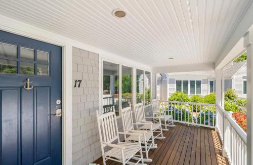 North Chatham House | Beautifully Renovated w Access to Beach