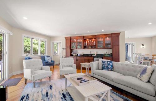 North Chatham House | Beautifully Renovated w Access to Beach