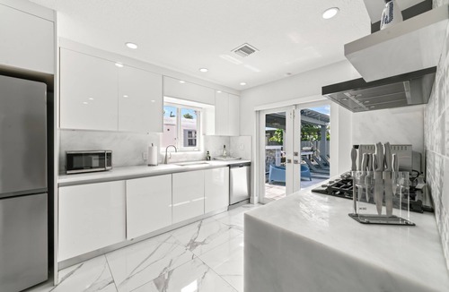 Palm Springs North House | Beauty Miami House w/Pool Table & Heated Pool Spa