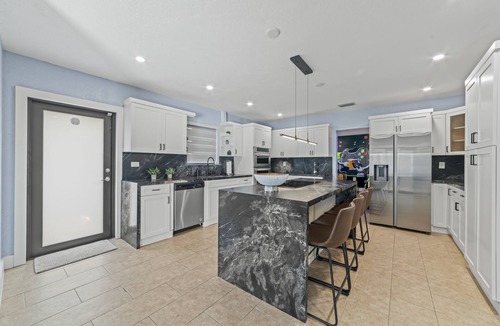 Miami Gardens House | Beauty Residence: Playground, Arcade & Heated Pool