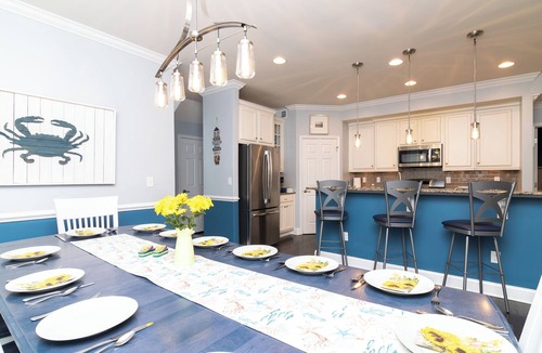 Bayside House | Beds Made, 2 King Suites, 2 Living Rooms, Bikes & Bayside Resort Pools, Courts