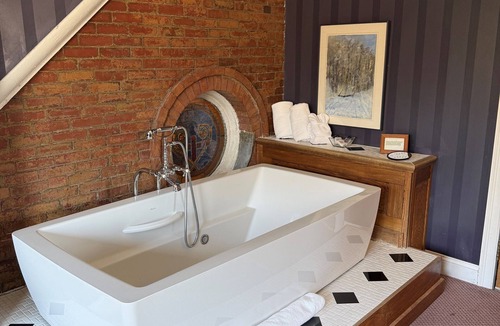 Sandwich Bed & Breakfast | Belfry Inn & Bistro