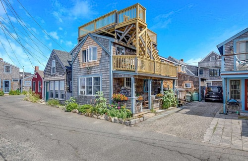 Rockport House | Bell Buoy