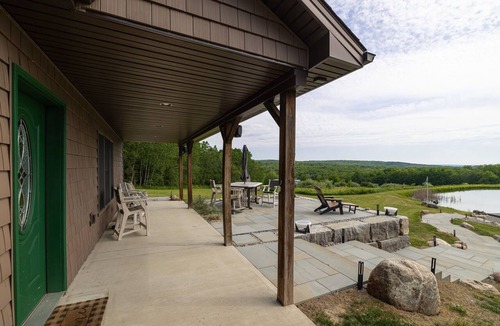 Nunda House | Bella Vista 50 Acres, Pond, Hot Tub & Game Room