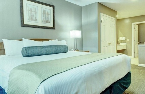 Hancock Resort | Bentley Brook, Charming 2-bedroom with WiFi, at Jiminy Peak Ski Resort