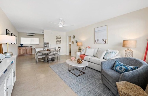 Lauderdale-by-the-Sea Apartment | Bermuda Isles Villas - King #23