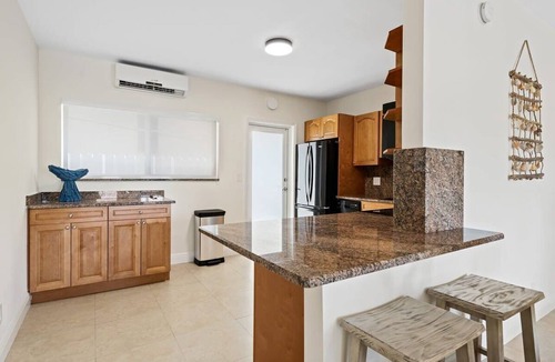Lauderdale-by-the-Sea Apartment | Bermuda Isles Villas - King #23