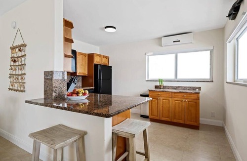 Lauderdale-by-the-Sea Apartment | Bermuda Isles Villas - King #32