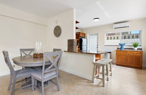 Lauderdale-by-the-Sea Apartment | Bermuda Isles Villas - King #26