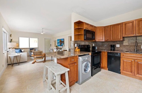 Lauderdale-by-the-Sea Apartment | Bermuda Isles Villas - King #26