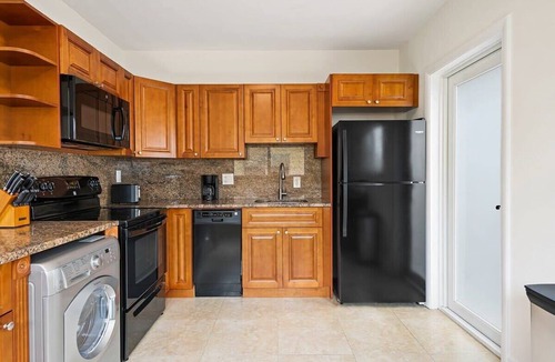 Lauderdale-by-the-Sea Apartment | Bermuda Isles Villas - King #26