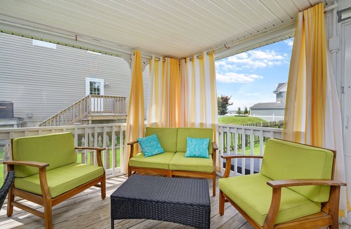 Chincoteague House | Bertie Street Cottage by Seaside Vacations & Sales