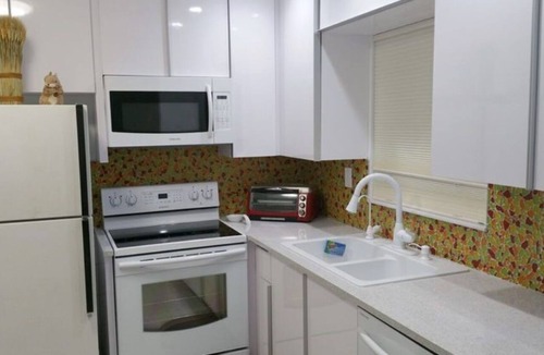 Parkside Apartment | Best location in the famous downtown Hollywood, Florida