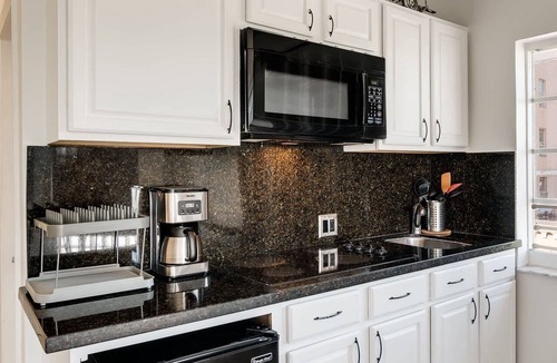 Flamingo/Lummus Condo | Best Location SOBE Top Floor 2 min to beach & fun