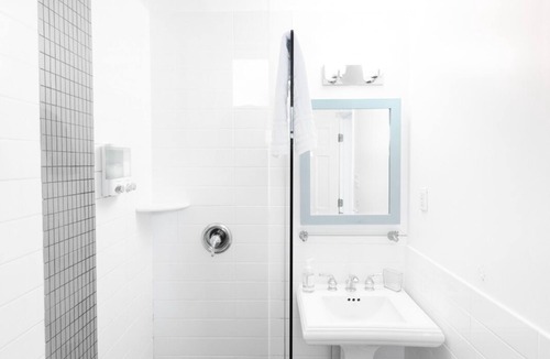 Rehoboth Beach Hotel | Best of Delaware King Bed Plus Day Bed Pool - Hot Tub - Pet Friendly - Beach