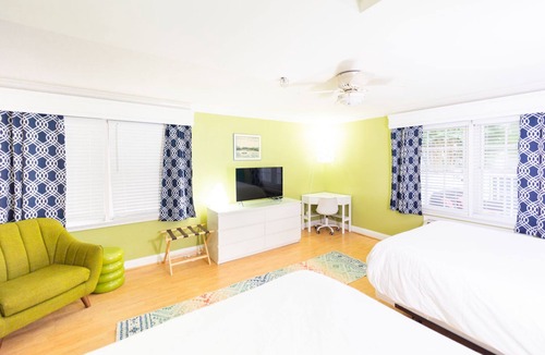 Rehoboth Beach Hotel | Best of Delaware - Two QUEEN Beds - Pet Friendly-Walk to Beach-Pool-Hot tub