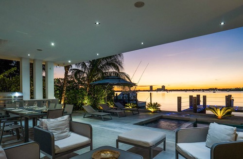 North Bay Village Villa | Best Sunset Bayfront Villa with Pool/Jacuzzi/Dock/Gated Island