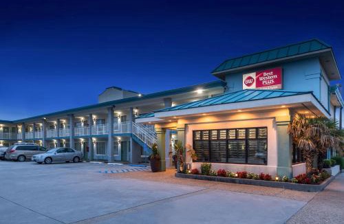 Cottage Line Hotel | Best Western Plus Chesapeake Bay-Norfolk
