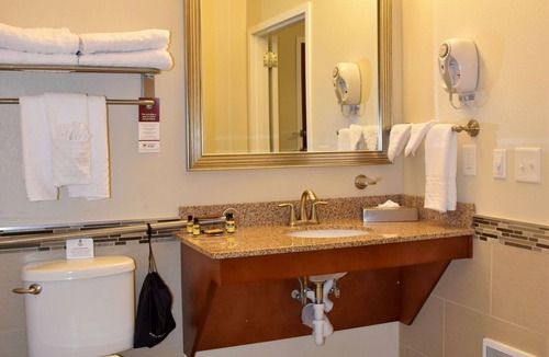 Easton Hotel | Best Western Plus Easton Inn & Suites