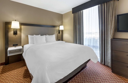 The Crossings Hotel | Best Western Plus Kendall Hotel & Suites