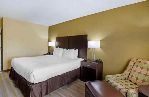 Thornburg Hotel | Best Western Plus Thornburg Inn & Suites
