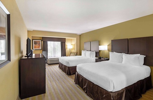Thornburg Hotel | Best Western Plus Thornburg Inn & Suites