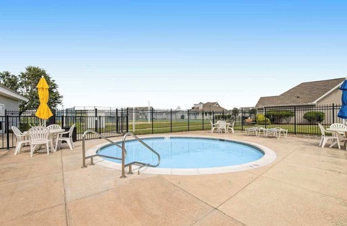 Ocean View Condo | Bethany Bay 2nd floor condo w/shared pool, tennis court, on-site golf, balcony