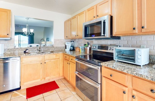 Ocean View Condo | Bethany Bay 3rd-Floor Condo w/ Balcony, Golf On-Site, and Free WiFi!